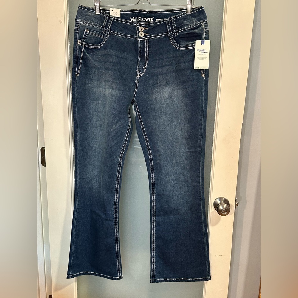 Wallflower boot cut jeans NEW
